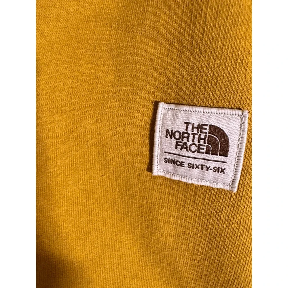 The‎ North Face Mens Heritage Pass Crew Neck Sweatshirt Yellow Small